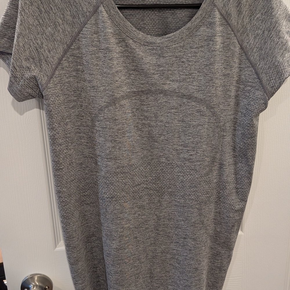 lululemon athletica Gray Short Sleeve Tee